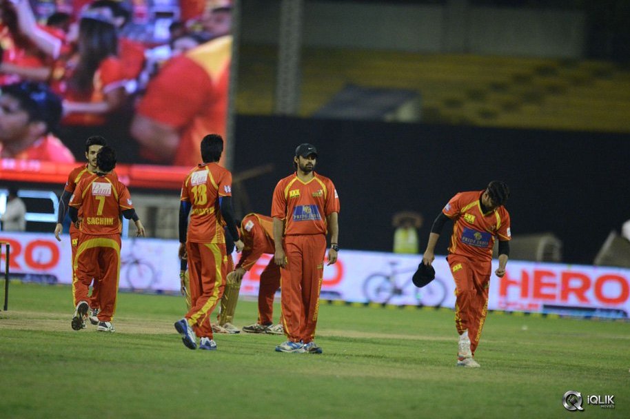 CCL-5-Telugu-Warriors-vs-Bengal-Tigers-Match-Photos